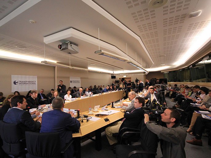 المواطنون الاوروبيون قلقون من انتشار الفساد والشفافية الدولية تدعو الحكومات إلى اتخاذ الإجراءات اللازمة