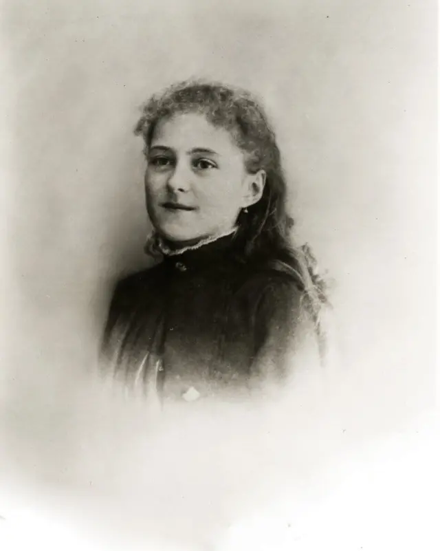 صورة للقديسة تريز الطفل يسوع في فبراير/شباط عام 1888