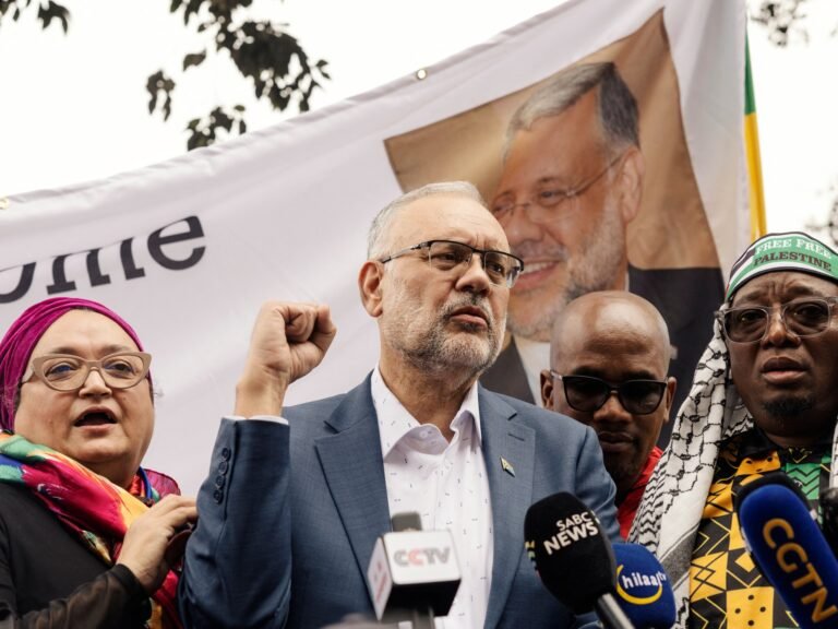 استقبال الأبطال لسفير جنوب أفريقيا المطرود من أميركا | أخبار استقبال الأبطال لسفير جنوب أفريقيا المطرود من أميركا أخبار.jpg