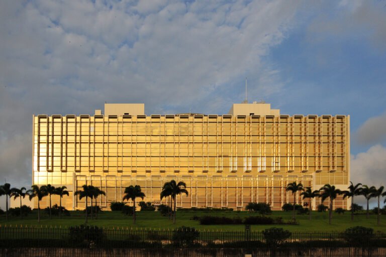 1744350488 قبل يومين من الاقتراع ما التوقعات بشأن انتخابات الغابون الرئاسية؟.jpg