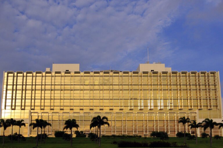 القضاء الفرنسي يكمل التحقيق في ملف أموال الغابون المهربة | أخبار القضاء الفرنسي يكمل التحقيق في ملف أموال الغابون المهربة.jpg